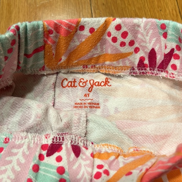 Cat and jack 4 t pilling due to wash otherwise good condition - Picture 2 of 3